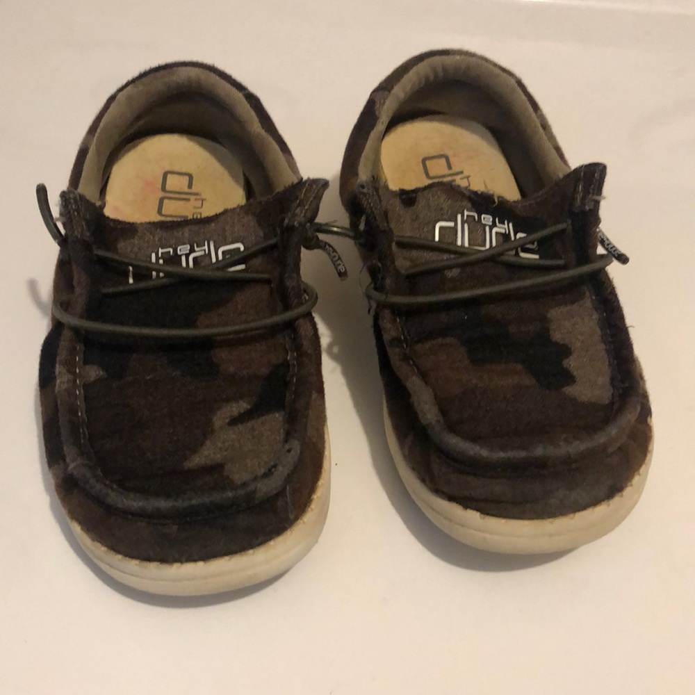 Hey dude size 10